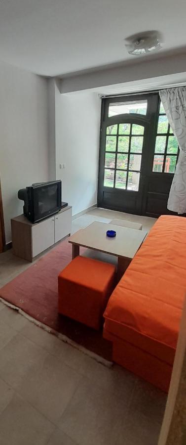 Apartman Nesa Boracko Jezero Konjic Exterior foto